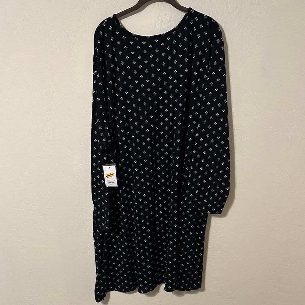 Croft & Barrow.  Floral Night Gown. - Picture 6 of 6